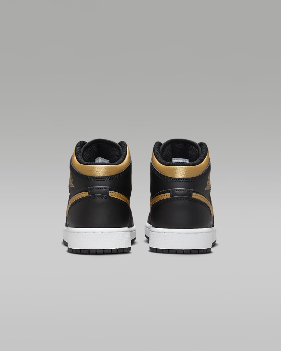 Air Jordan 1 Mid Big Kids Shoes